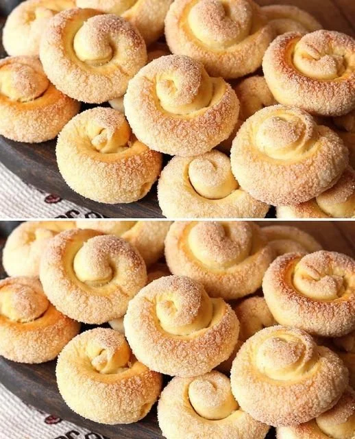 Biscotti al Kefir freschi e deliziosi su un piatto decorativo.