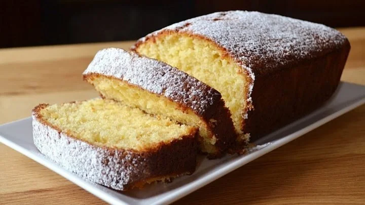 Pane di cocco con vaniglia e limone, dolce fragrante e delicato.
