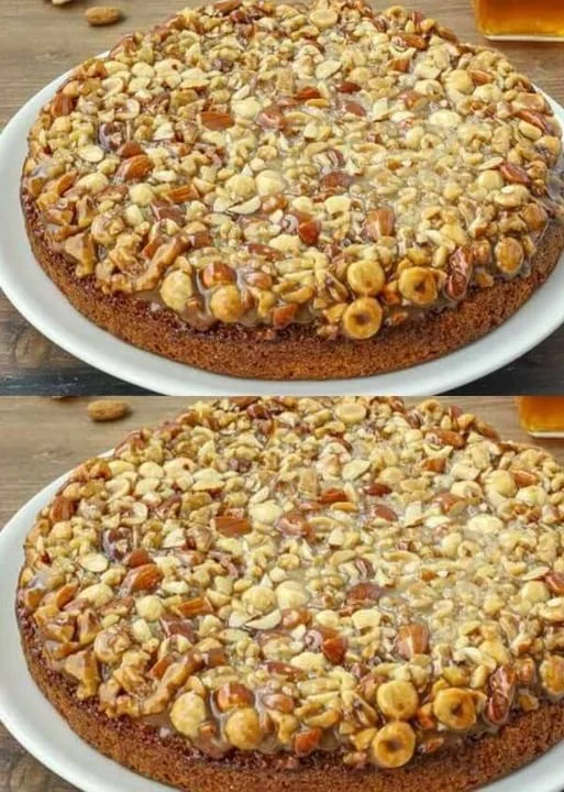 Torta rovesciata croccantino con nocciole e caramello
