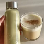 Latte di pistacchio fatto in casa servito in un bicchiere