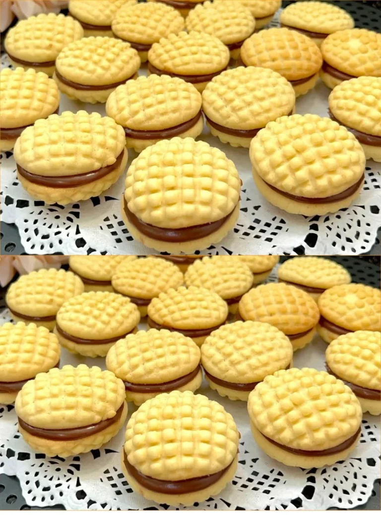 Biscotti morbidi che si sciolgono in bocca, ideali per un dolce momento di pausa.
