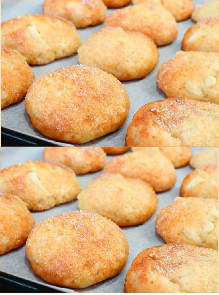 Bolli di ricotta e mela freschi pronti per essere serviti