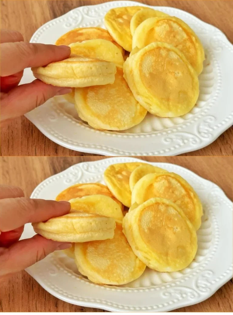 Pancake soffici preparati con due ingredienti semplici e gustosi.