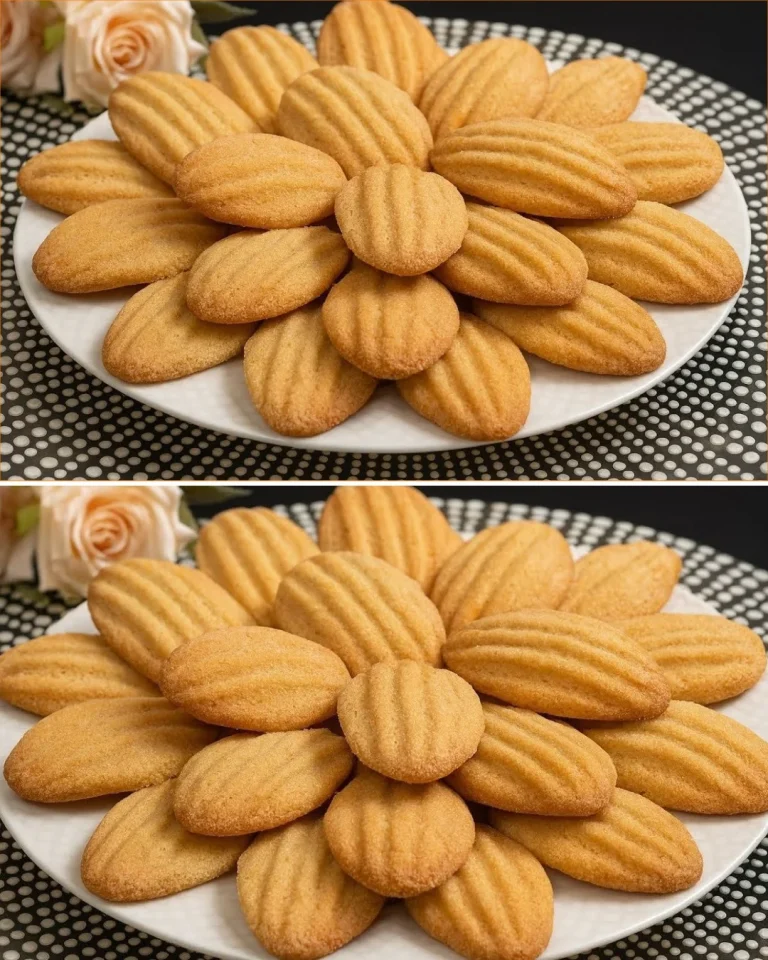 Biscotti morbidi appena sfornati con una consistenza soffice e deliziosa