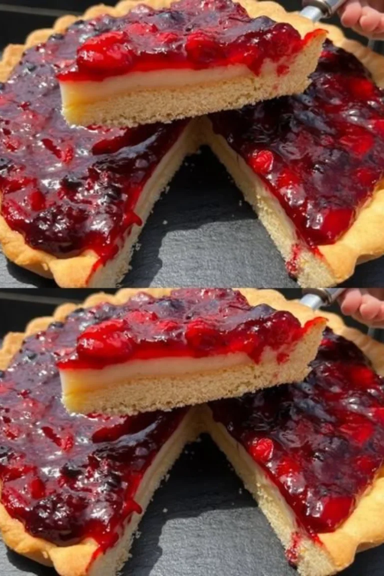Crostata Antica, un dolce tradizionale italiano con frutta fresca e pasta frolla.