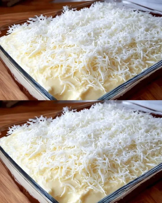 Delizioso dessert di cocco servito su un piatto elegante.