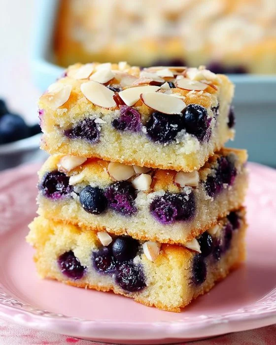 Torta di mirtilli e mandorle, un dolce squisito e facile da preparare