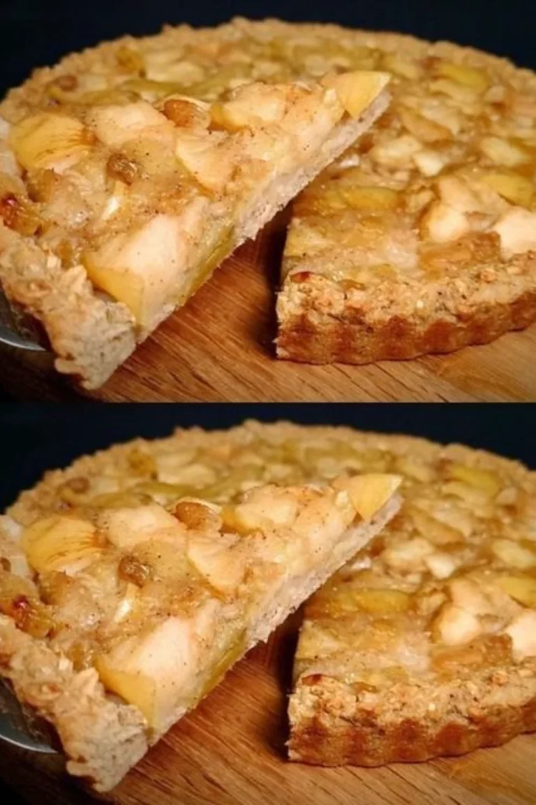 Torta senza zucchero decorata con frutta fresca