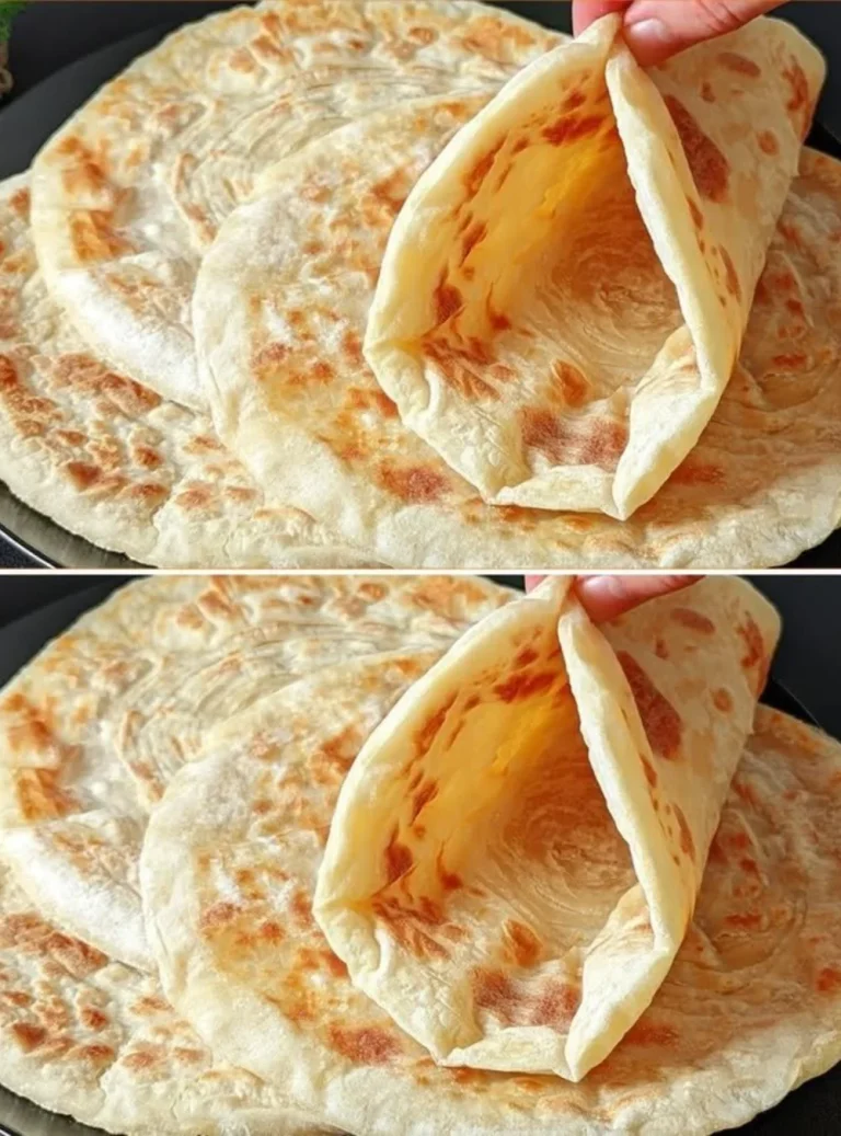 Fette di pane al formaggio croccante e gustoso appena sfornato