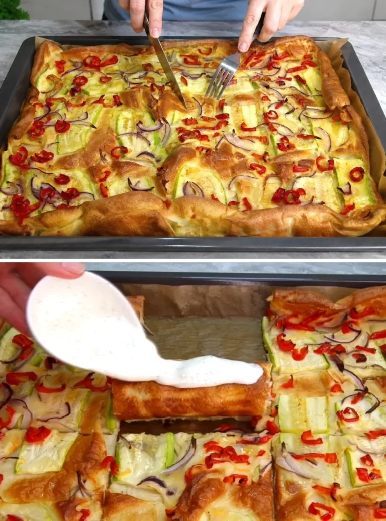 Piatto di zucchine e uova cotte con spezie e erbe fresche