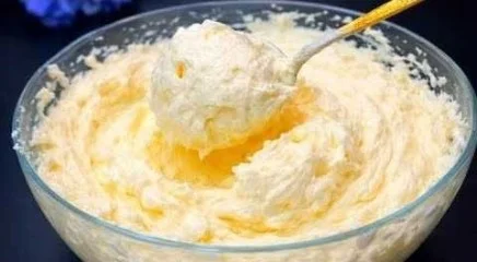 Crema pasticcera come gelato per Torta Napoleone, Éclair e Torta Miele.